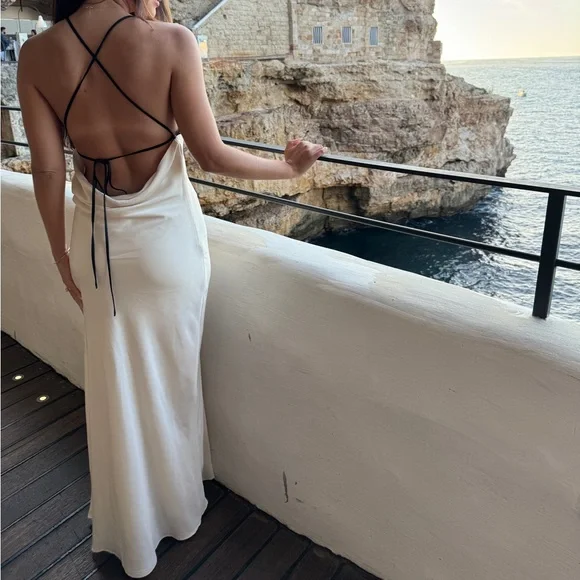 Meshki White Backless Dress - Picture 2 of 2